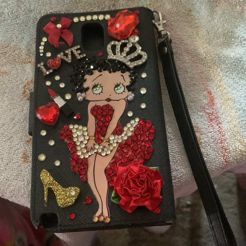 Phone case - Picture 2 of 4